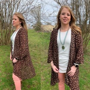 Tapered leopard duster